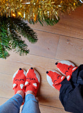 Load image into Gallery viewer, vossensloffen / foxy slippers
