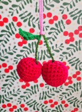 Load image into Gallery viewer, kerst kersen / cherry ornament
