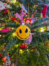 Load image into Gallery viewer, smiley kerstbal / smiley bauble
