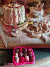 Afbeelding in Gallery-weergave laden, bonbons / box of chocolates
