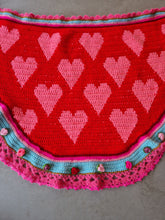 Load image into Gallery viewer, lots of love shawl / omslagdoek
