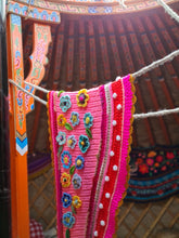 Cargar imagen en el visor de la galería, Omslagdoek crochet shawl
