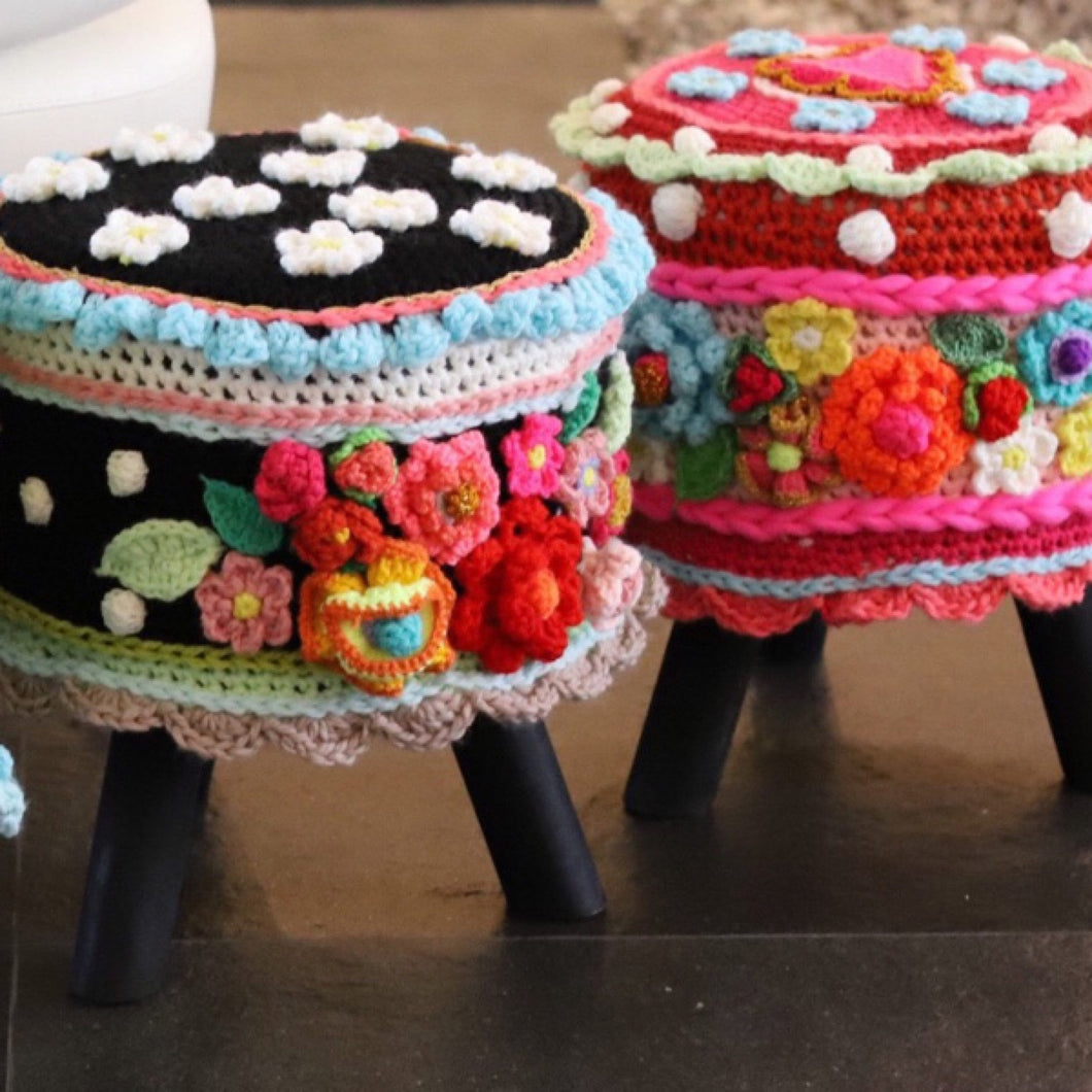 crochet workshop stool pillow by pollevie nr1